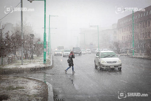 Улаанбаатарт цасан шуурга шуурна